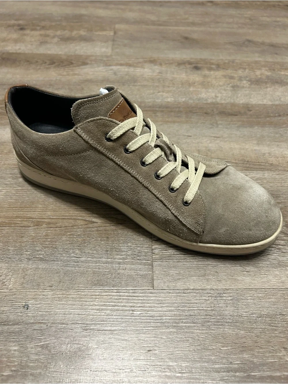 To Boot Barlow Men’s Size 10.5 Suede Lace-Up Low Top Sneakers Taupe Shoes